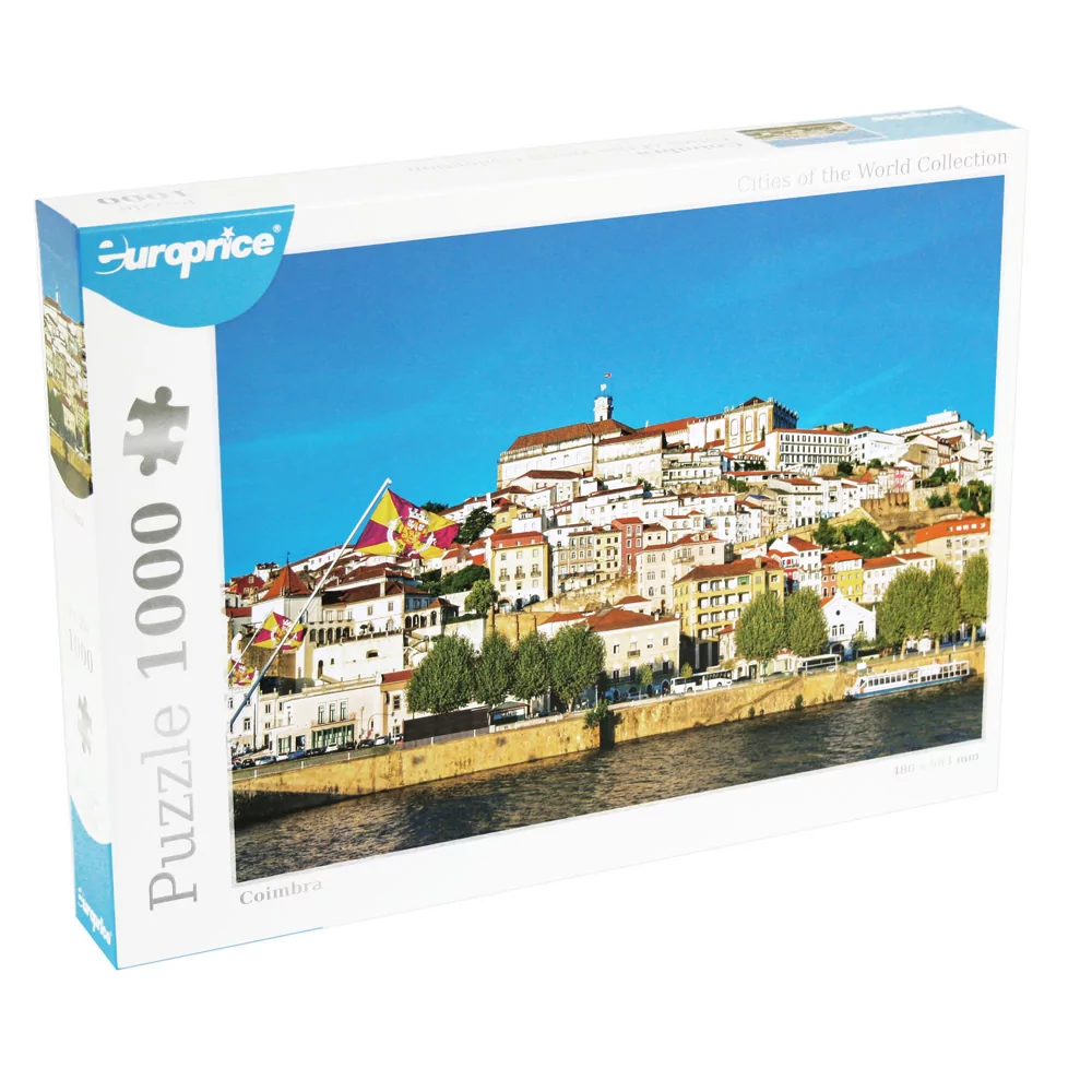 Caixa do Puzzle Cities of the World - Coimbra. Com a torre da Universidade a espreitar no fundo, é apresentada uma paisagem constituída pelo rio Mondego, o basófias e um leque de casas citadinas que pintam as ruas de Coimbra.