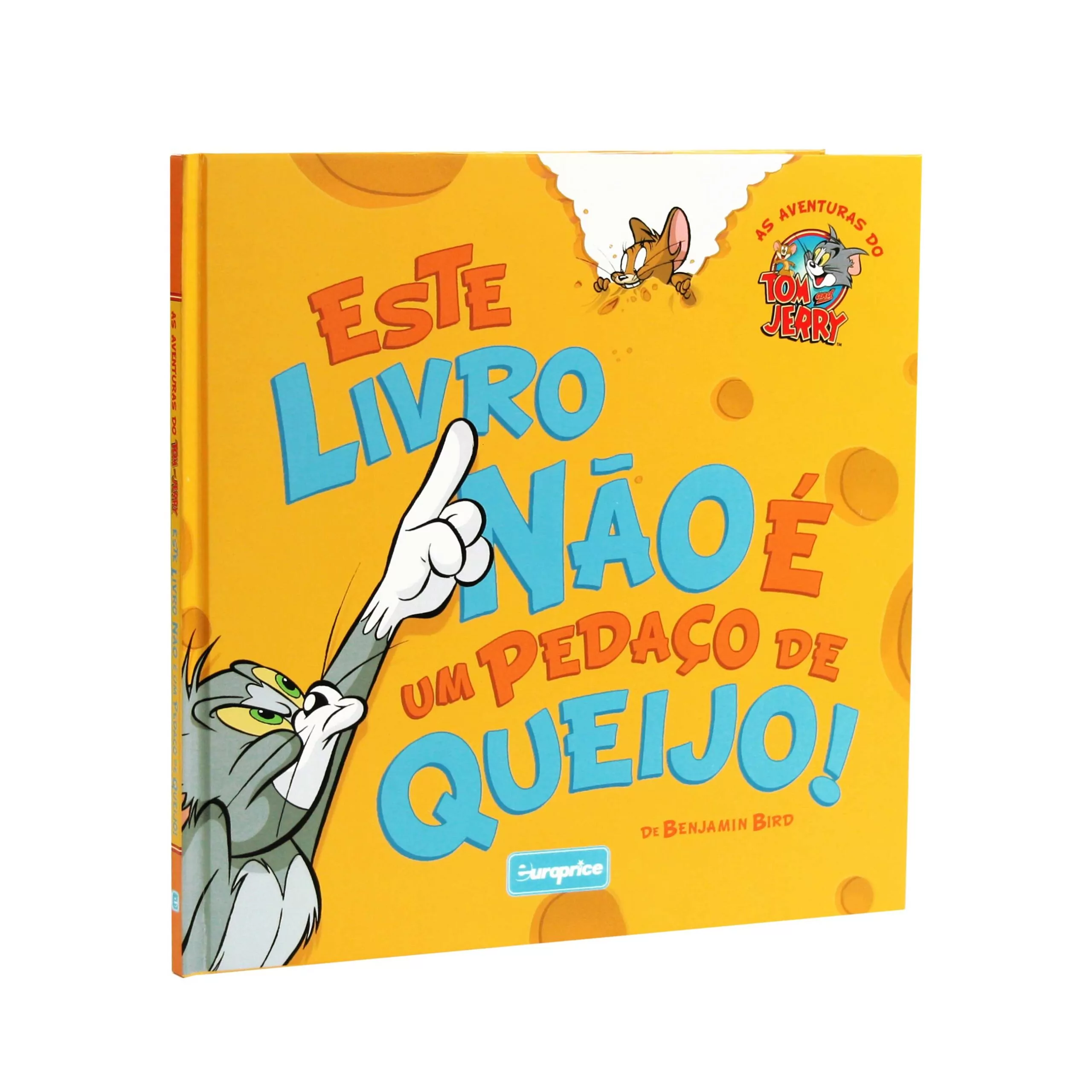 Capa do livro Tom & Jerry - Este livro não é um pedaço de queijo! No canto superior direito é apresentado o Jerry a comer a capa do livro que parece ser feita de queijo, pois esta contém desenhos e é totalmente amarela. As letras do título são azuis e cor de laranja. No canto oposto do livro vê-se o Tom, preparado para apanhar o ratinho.